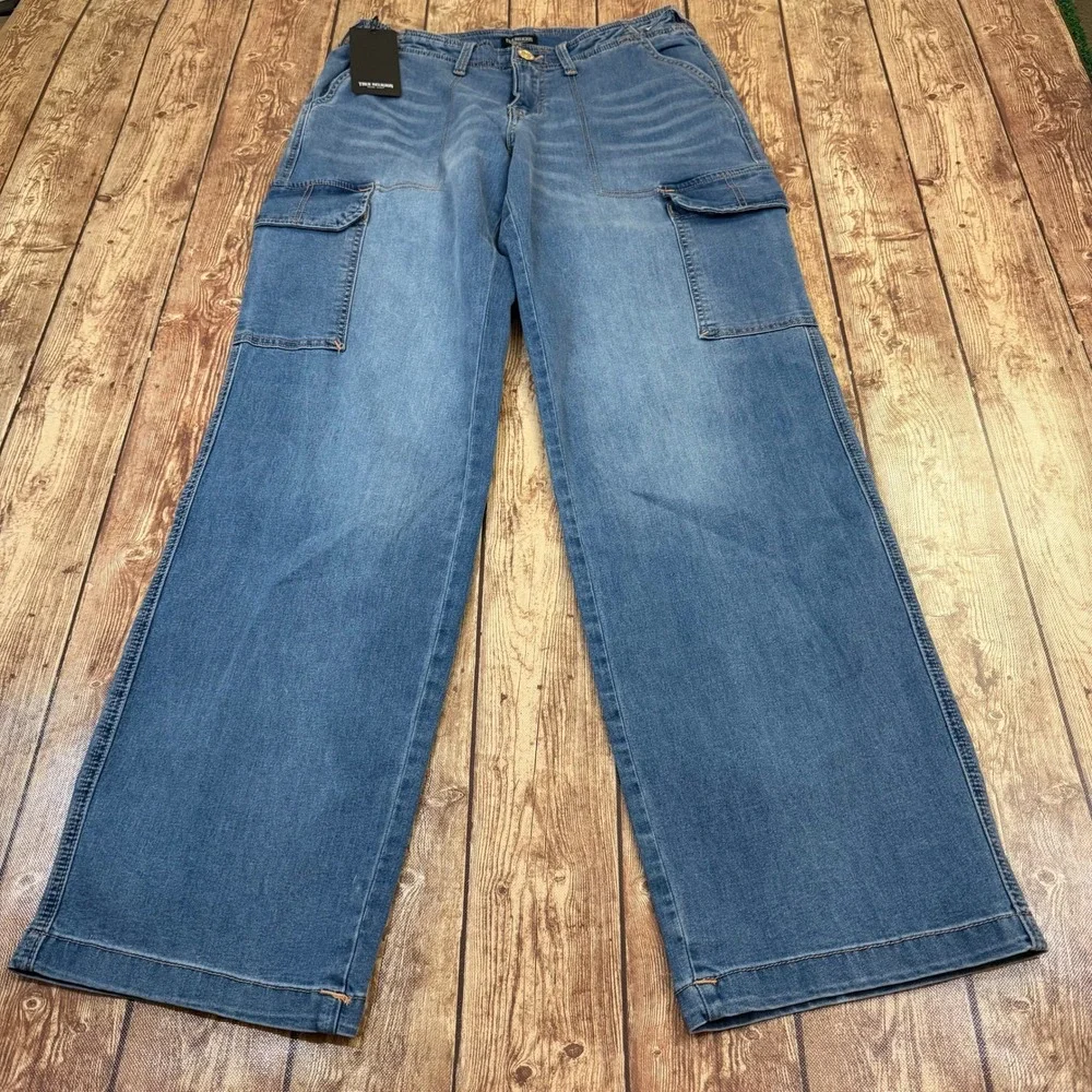 True Religion Denim Cargo SN Straight Jeans Mens 28 Blue Medium Tide Wash NWT